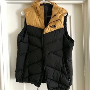 Men’s North Face vest